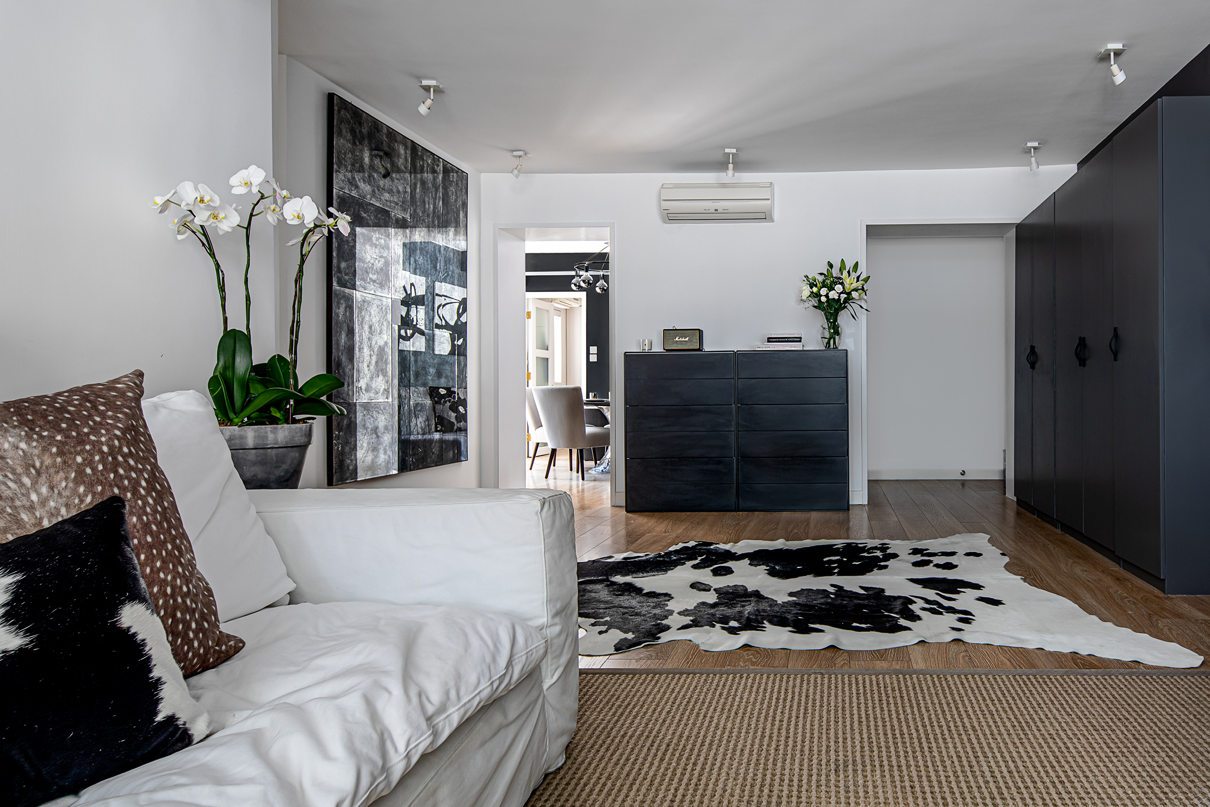 Britta Butler - B Squared Design - MID LEVELS HOME