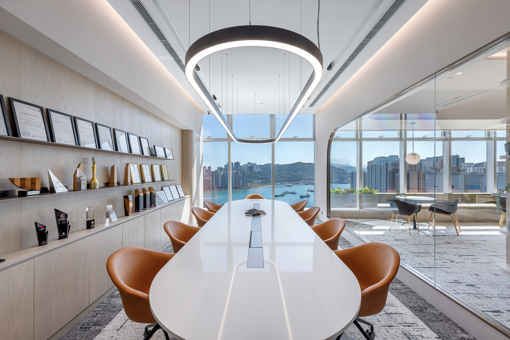 Matthew Li - Grande Interior Design - A Warm & Chic Office