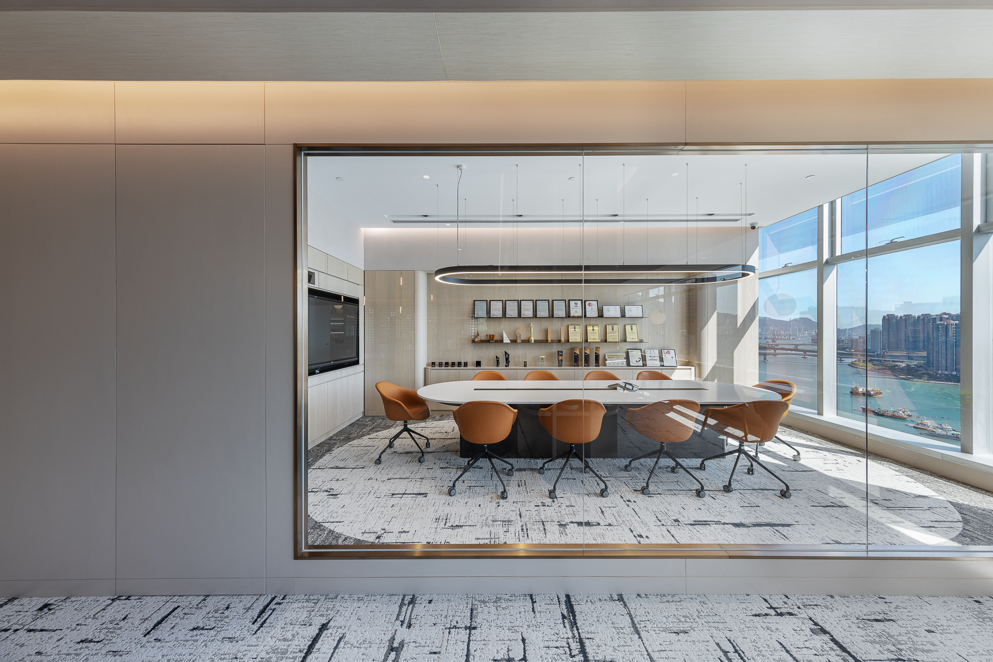 Matthew Li - Grande Interior Design - A Warm & Chic Office