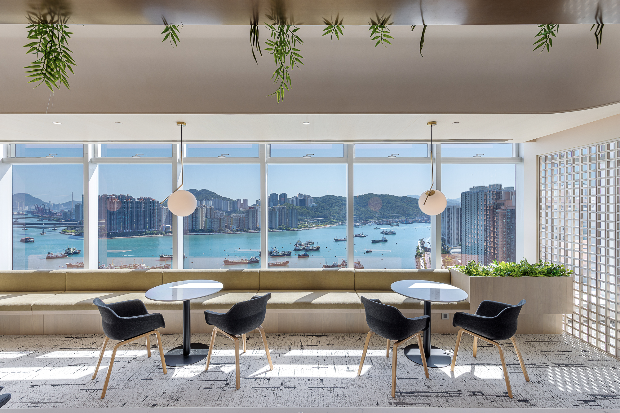 Maggy Cheung - Grande Interior Design - A Warm & Chic Office