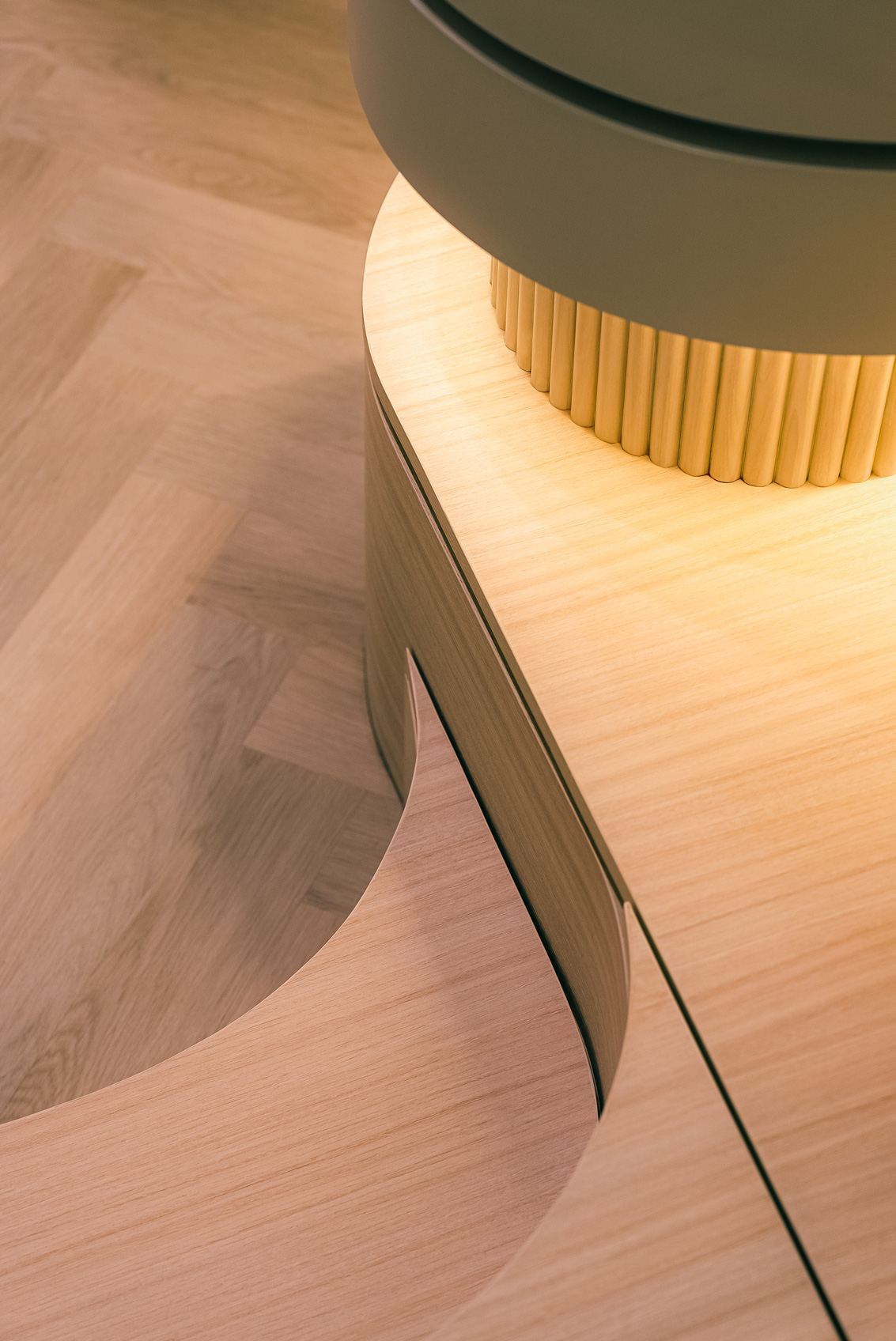 Mike Chan - C.M.T Interior Design - 一號銀海