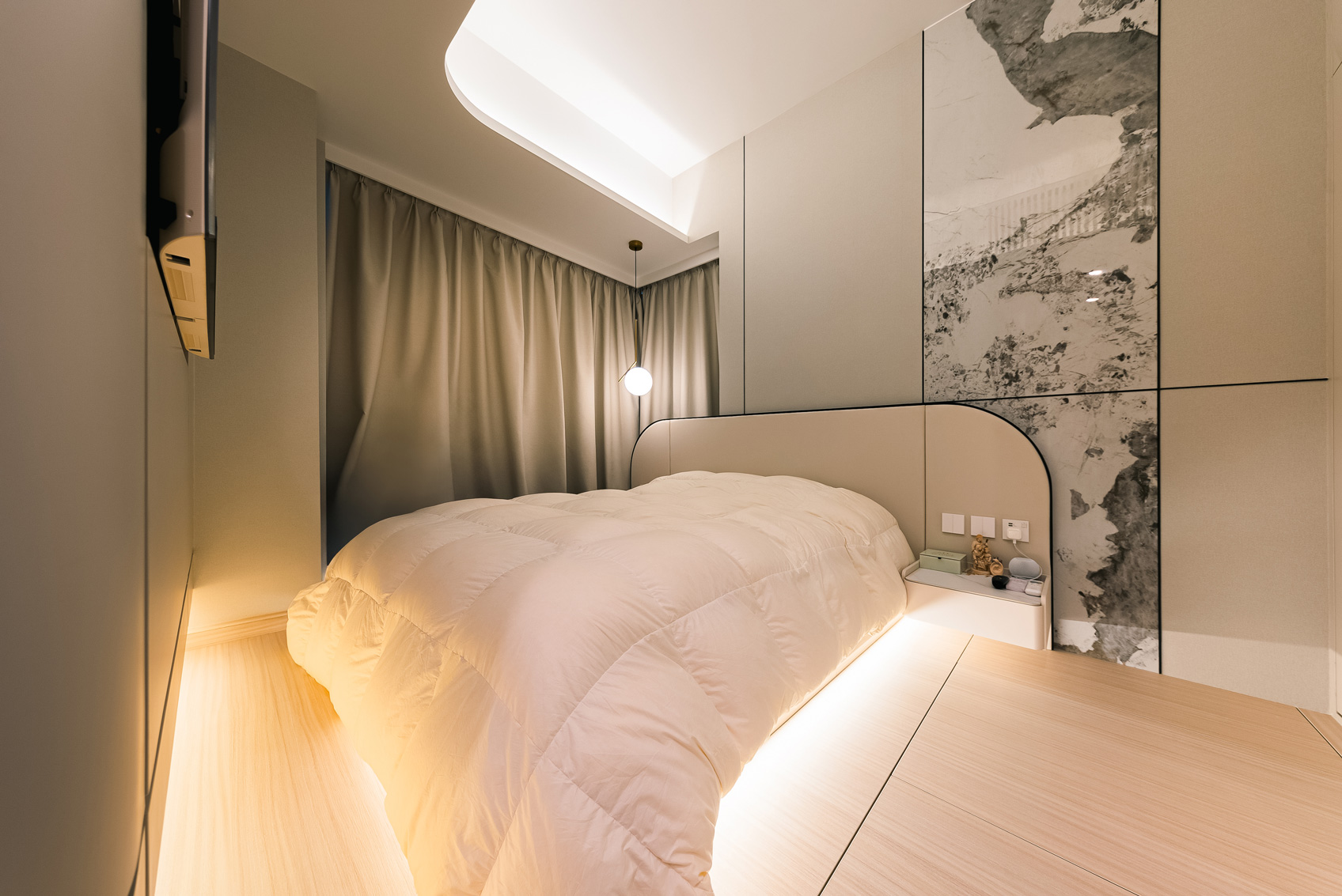 Mike Chan - C.M.T Interior Design - 一號銀海