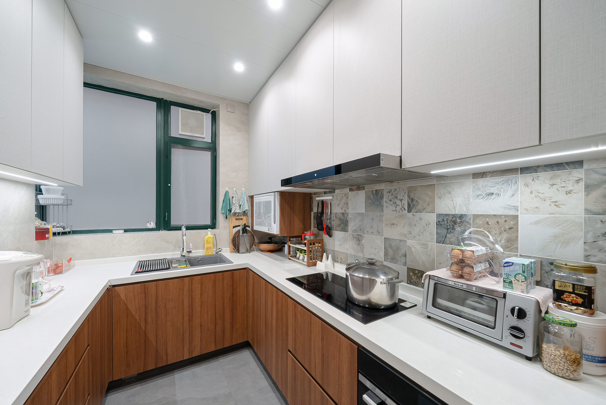 Mike Chan - C.M.T Interior Design - Palatial Coast