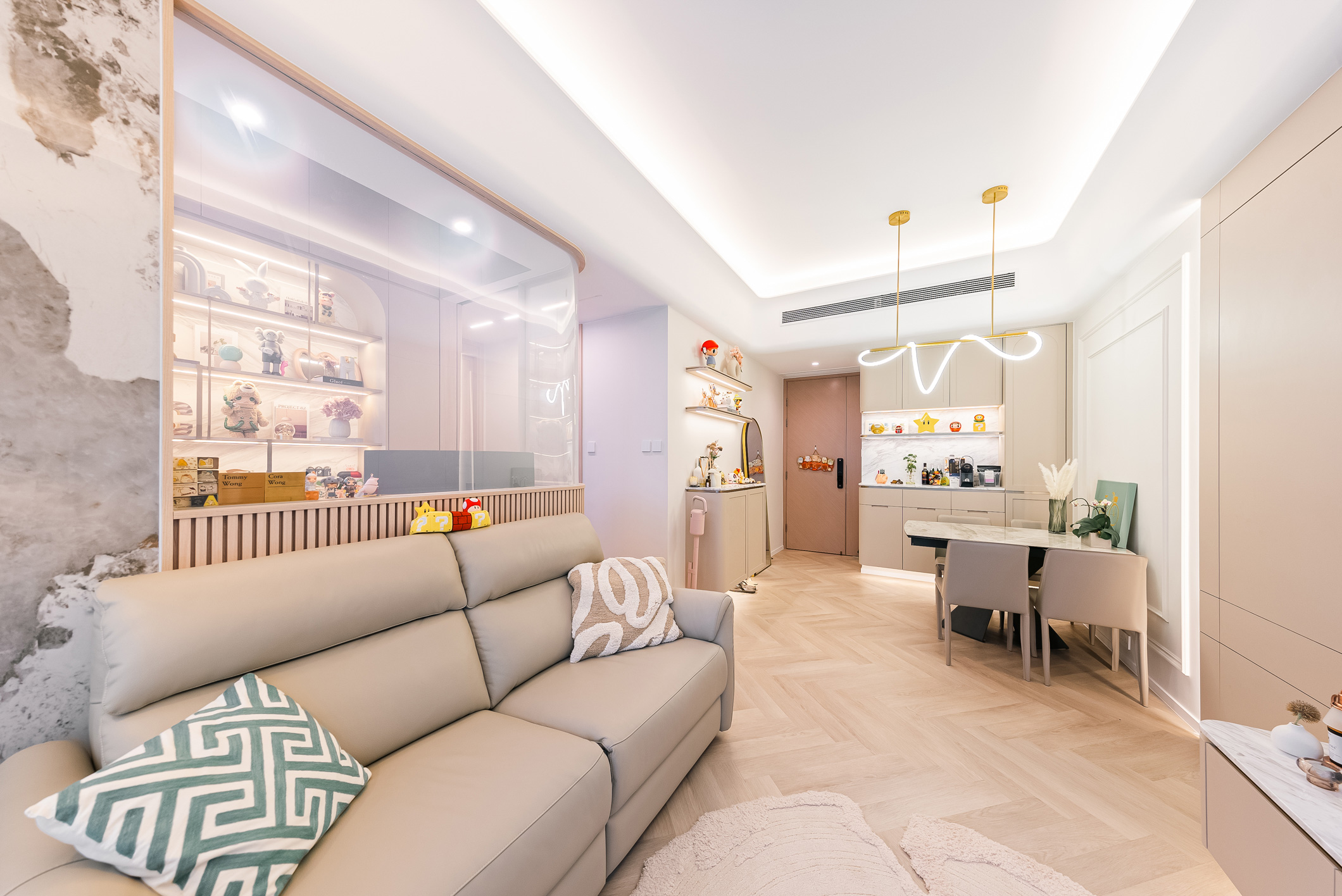 Mike Chan - C.M.T Interior Design - 一號銀海