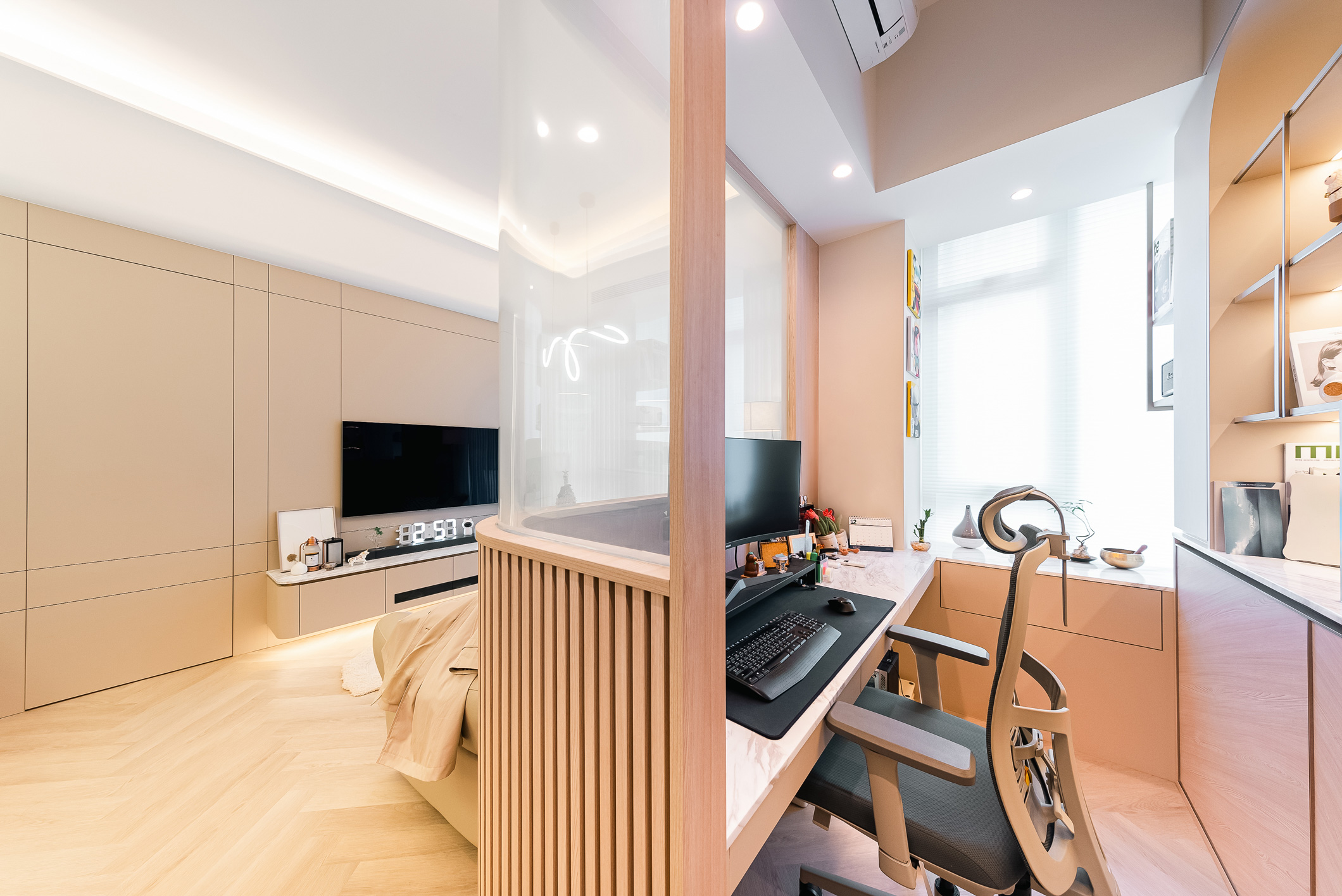Mike Chan - C.M.T Interior Design - 一號銀海