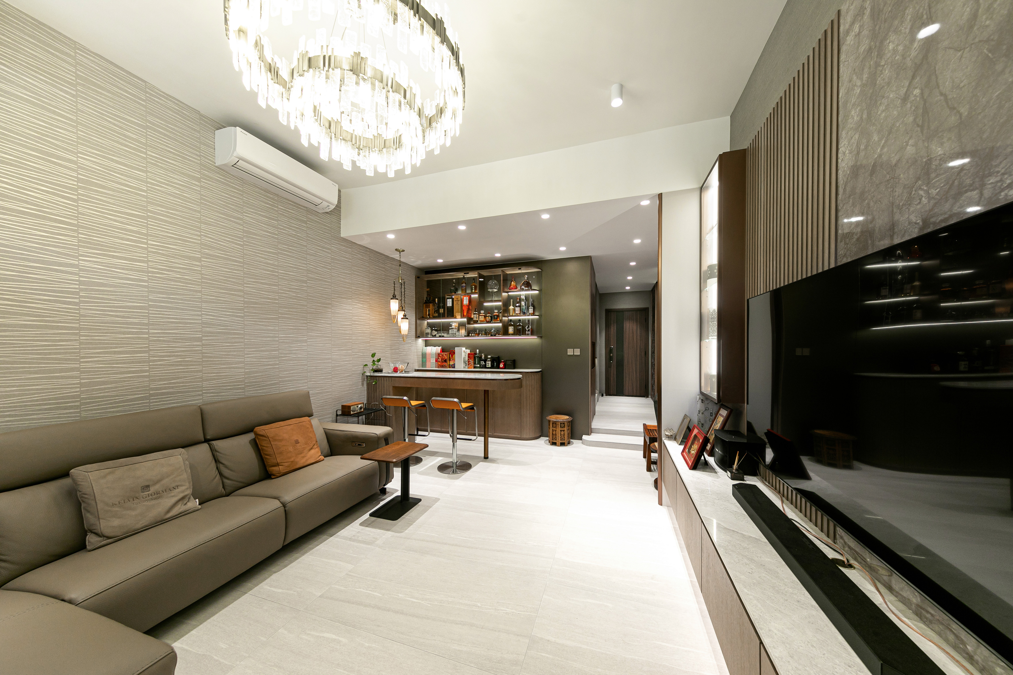 Mike Chan - C.M.T Interior Design - Ville De Cascade