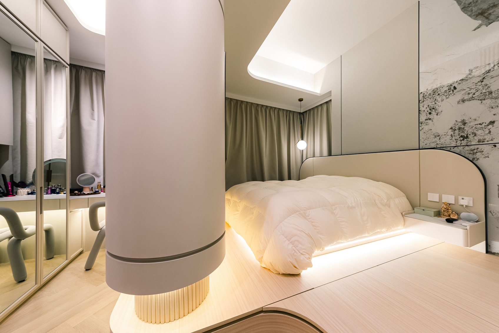 Mike Chan - C.M.T Interior Design - 一號銀海