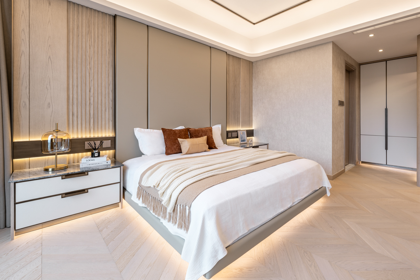 Chris Lau - Hei Design Interiors - Dragons Range
