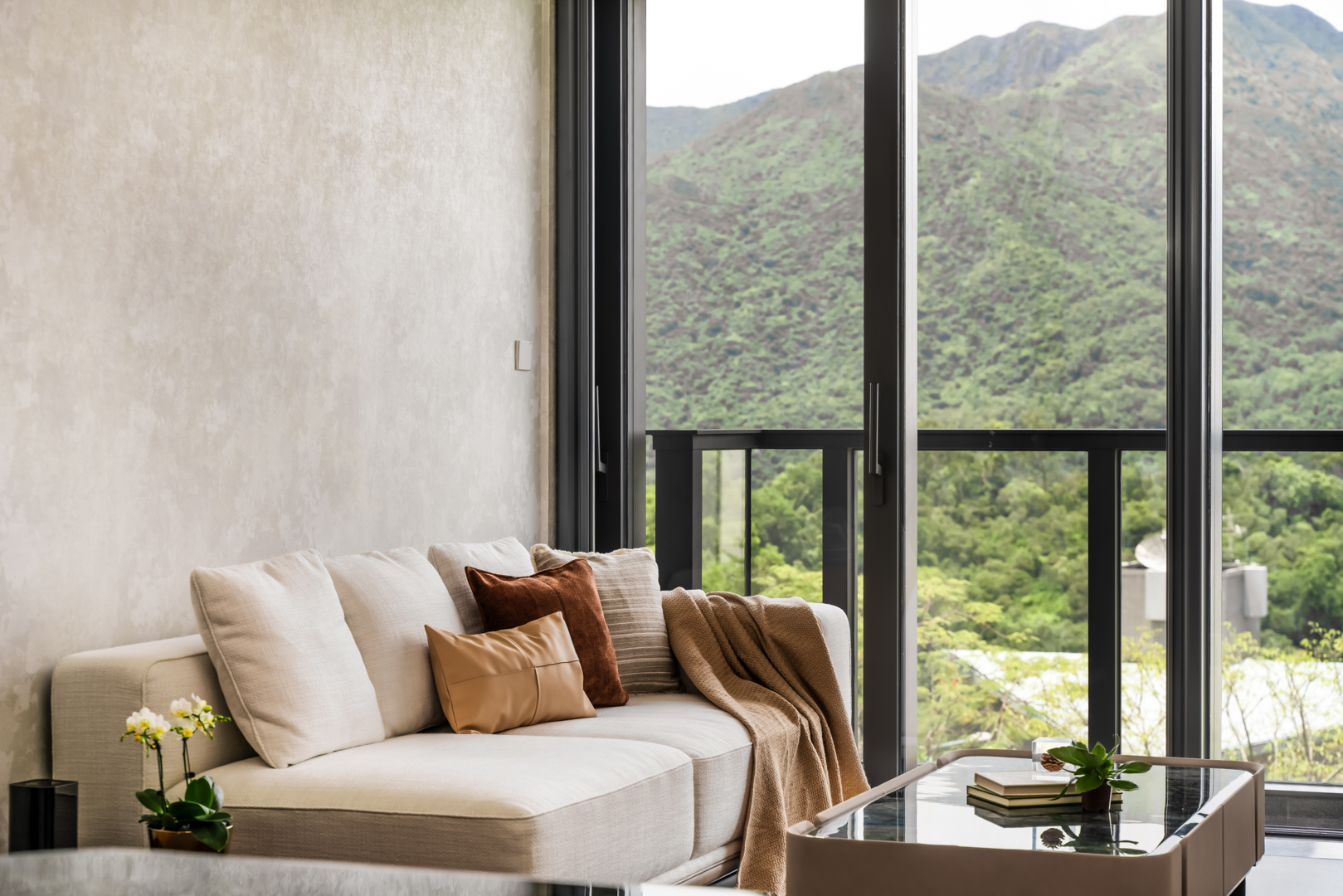 Chris Lau - Hei Design Interiors - Villa Lucca