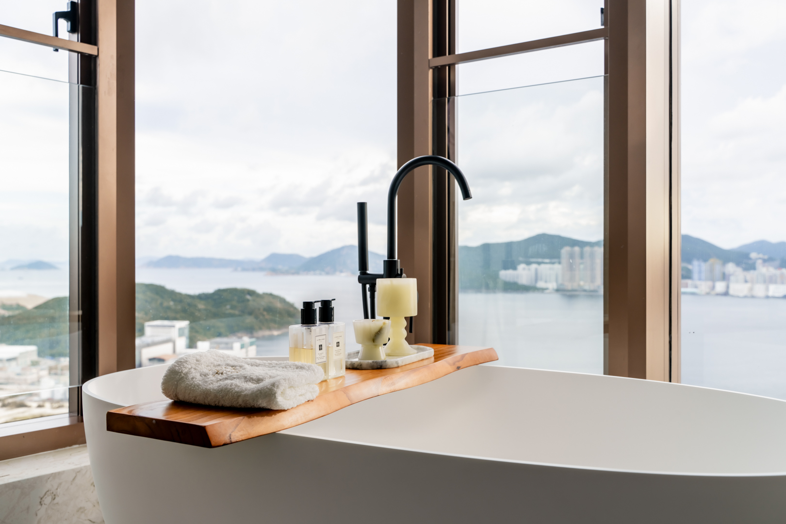 Chris Lau - Hei Design Interiors - The Lohas Park Phase 10