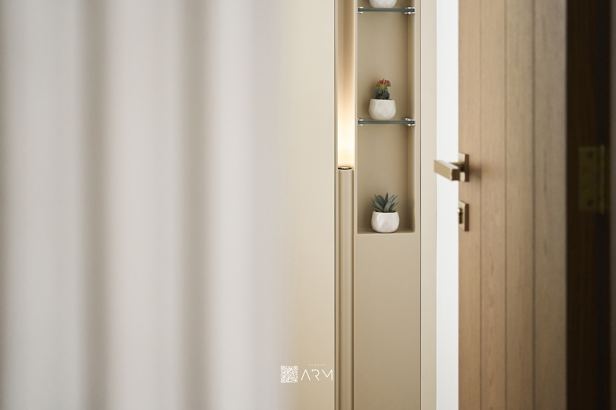 Kan Hui - ARM STUDIO LIMITED - In One