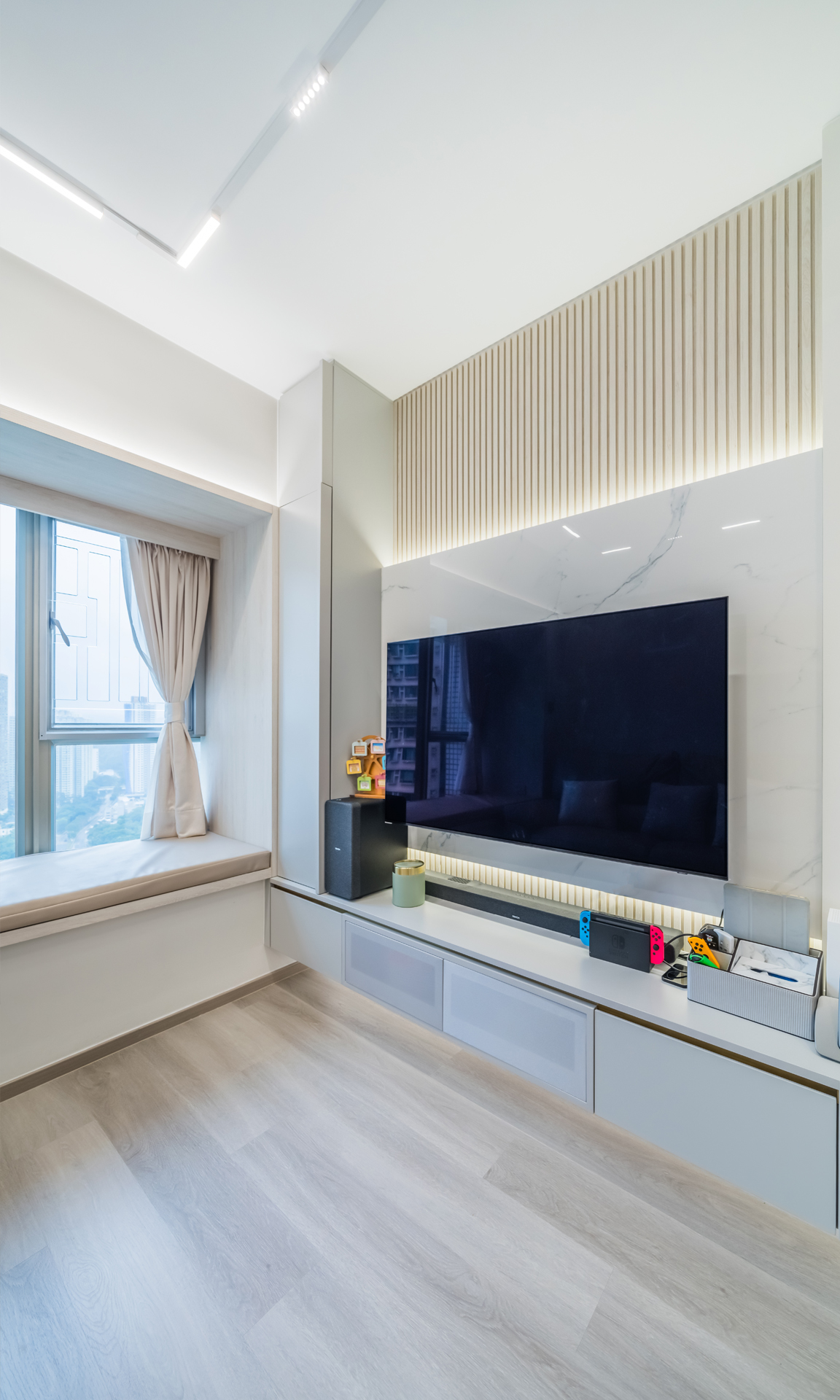 Calvin Ho & Bryan Lie - C3 Design & Decorative Ltd - Tseung Kwan O Plaza Phase 2 Block 8