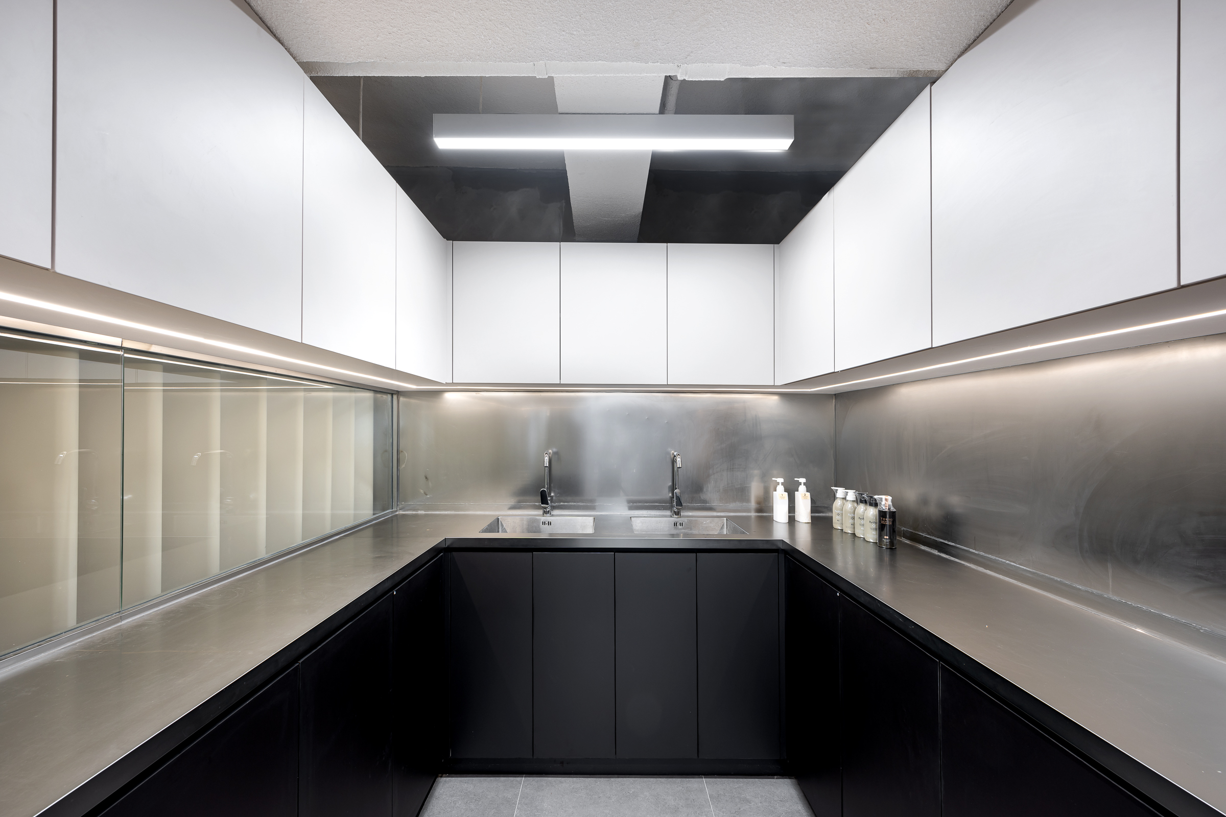 Jason Cheng & Silas Yik - Silson Concept Design Limited - AM Hair Studios