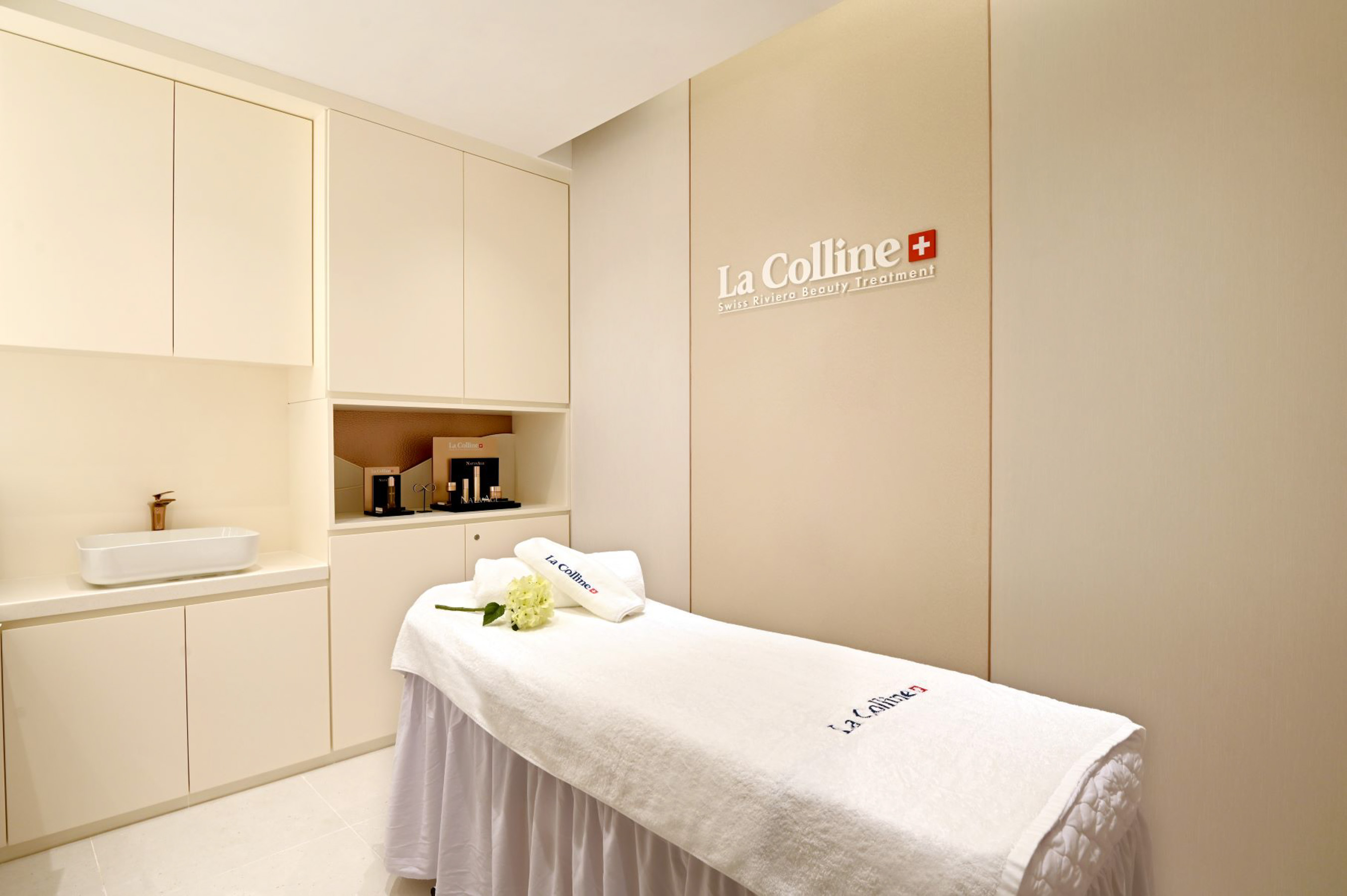 Jessica Kong & Owen Lam - 浮設計 - La Colline 專門店