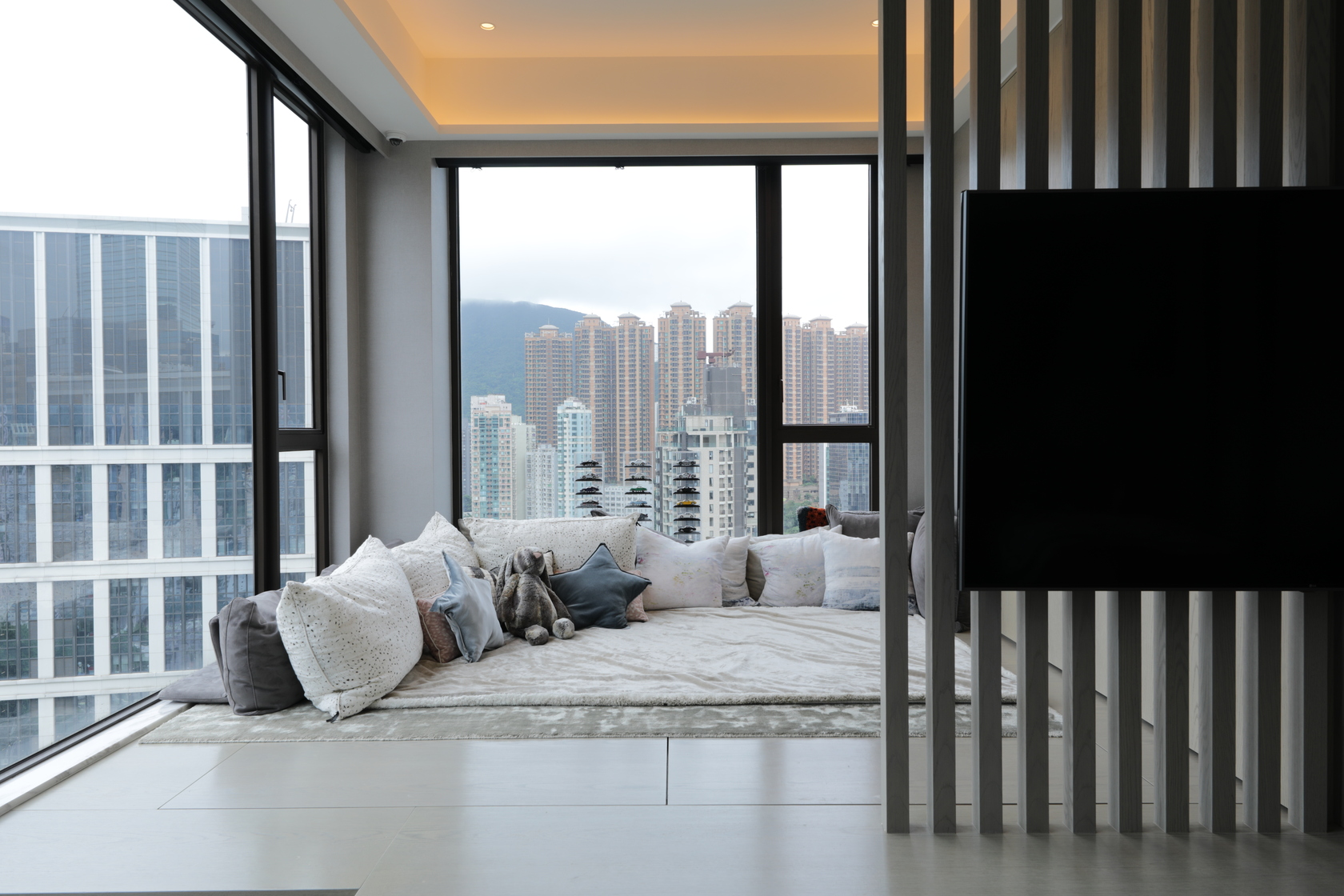 Maggie Mo & Jay Leung - Starz Pasha - Yoo Residence