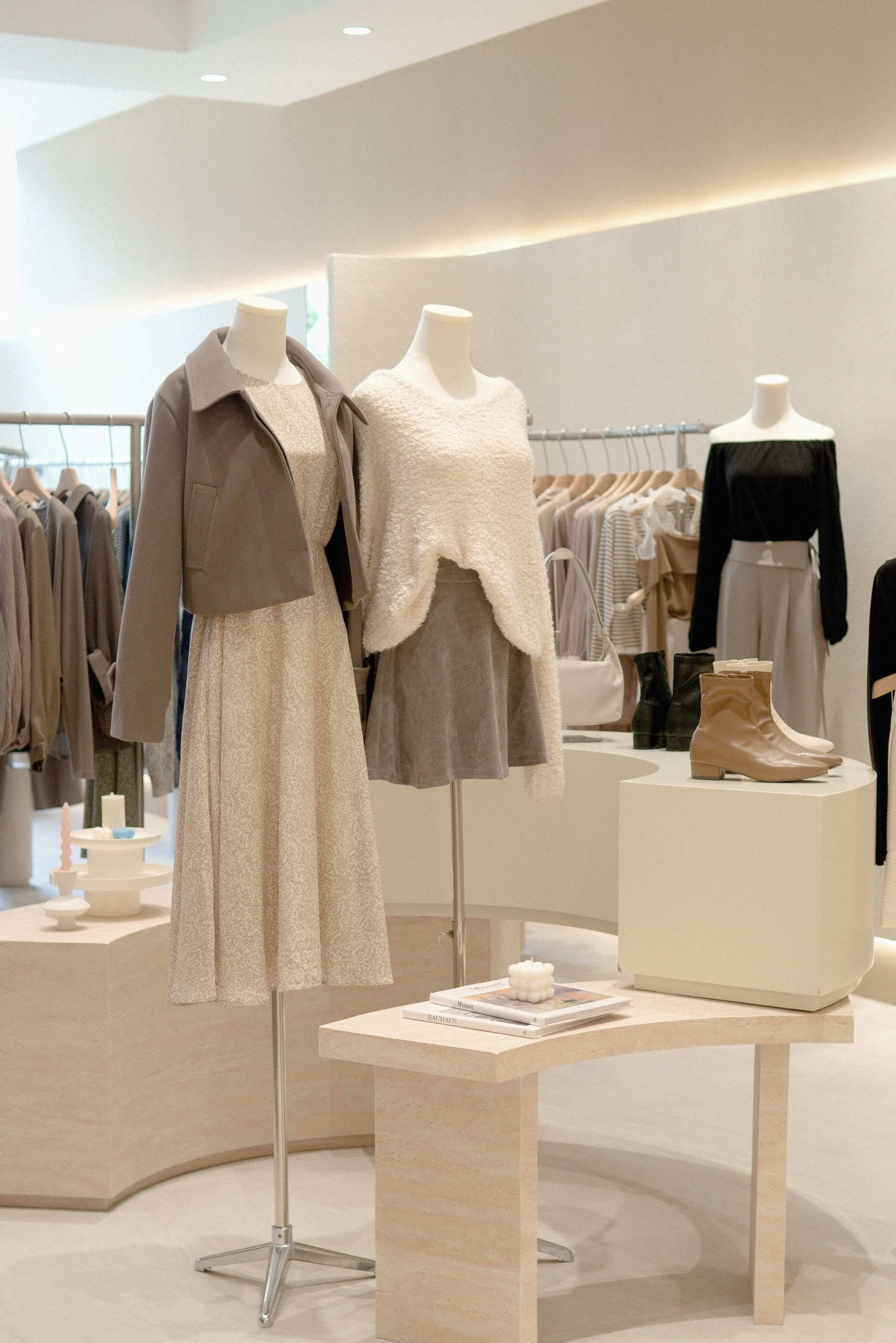 Jasmine Wong & Kits Chan - Anode Design Limited - 時尚服裝店｜SENI