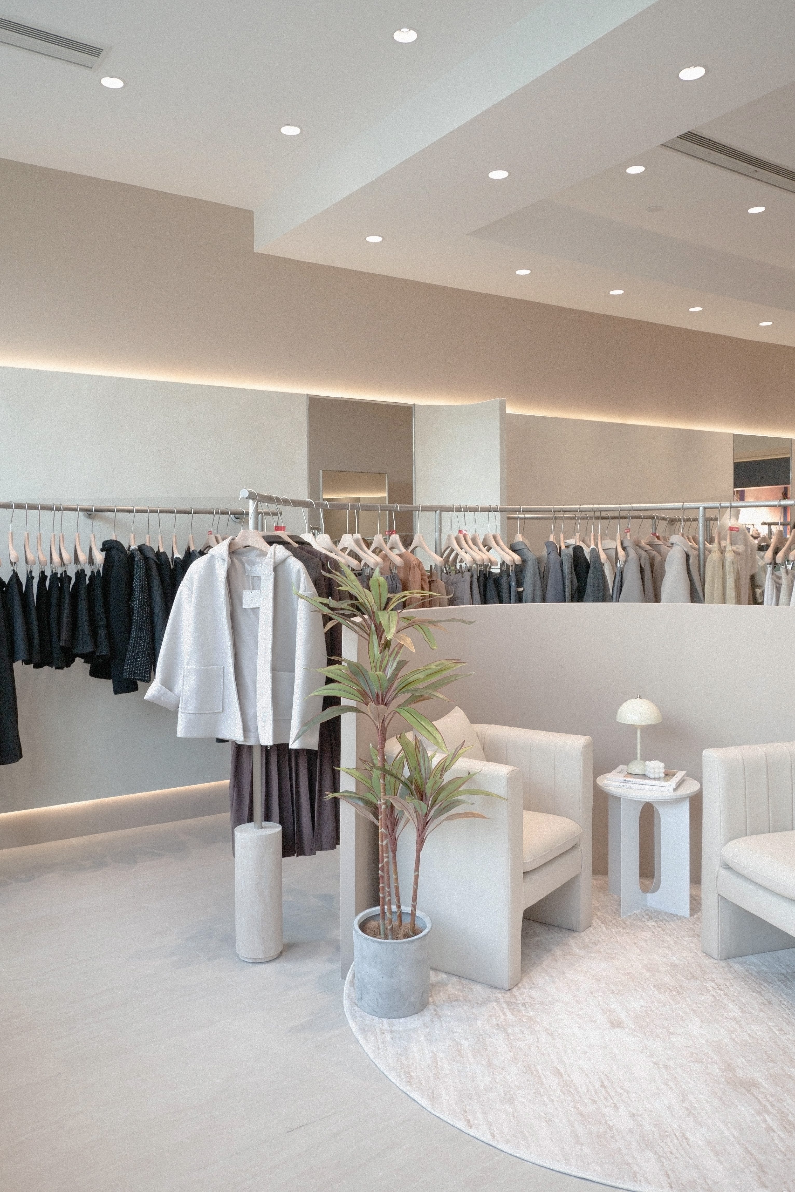 Jasmine Wong & Kits Chan - Anode Design Limited - 時尚服裝店｜SENI