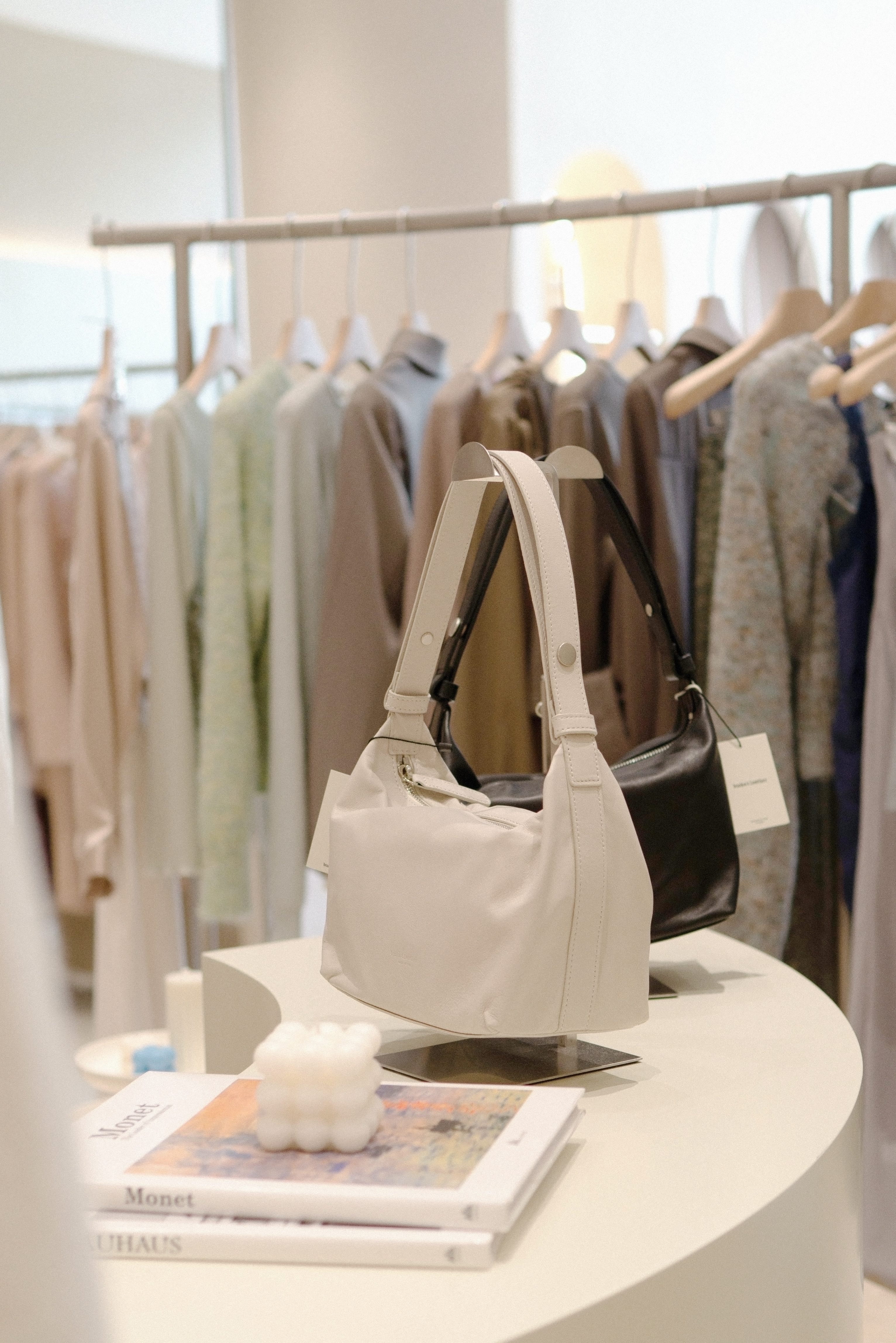 Jasmine Wong & Kits Chan - Anode Design Limited - 時尚服裝店｜SENI