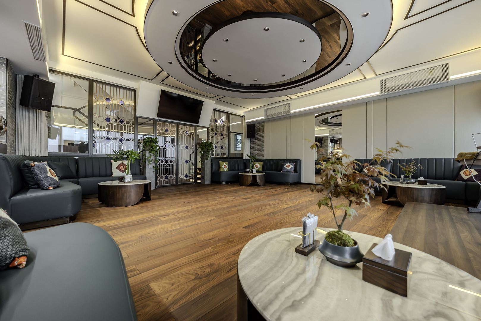 Daniel Wong - Boss Design Ltd - 海逸豪園 Laguna Verde